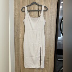 Babaton Elegant Cream Sleeveless Dress